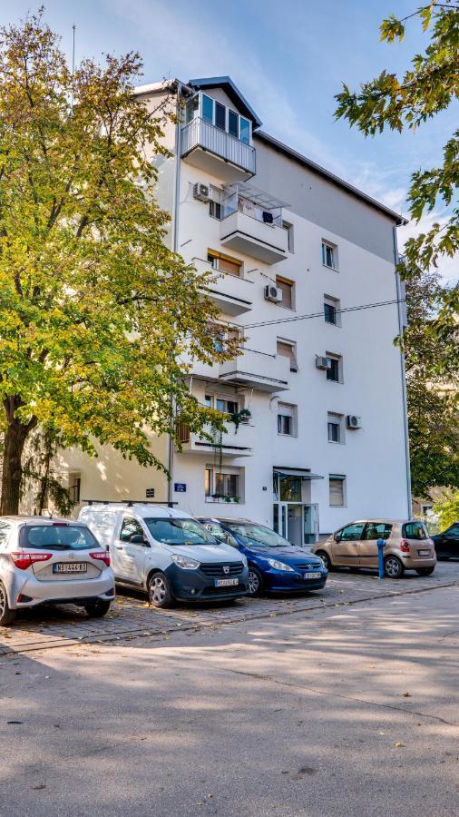 Spa Apartment Yang - Hot Tub, Sauna, Spa Novi Sad Eksteriør billede