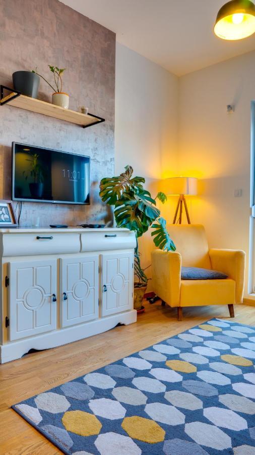 Spa Apartment Yang - Hot Tub, Sauna, Spa Novi Sad Eksteriør billede
